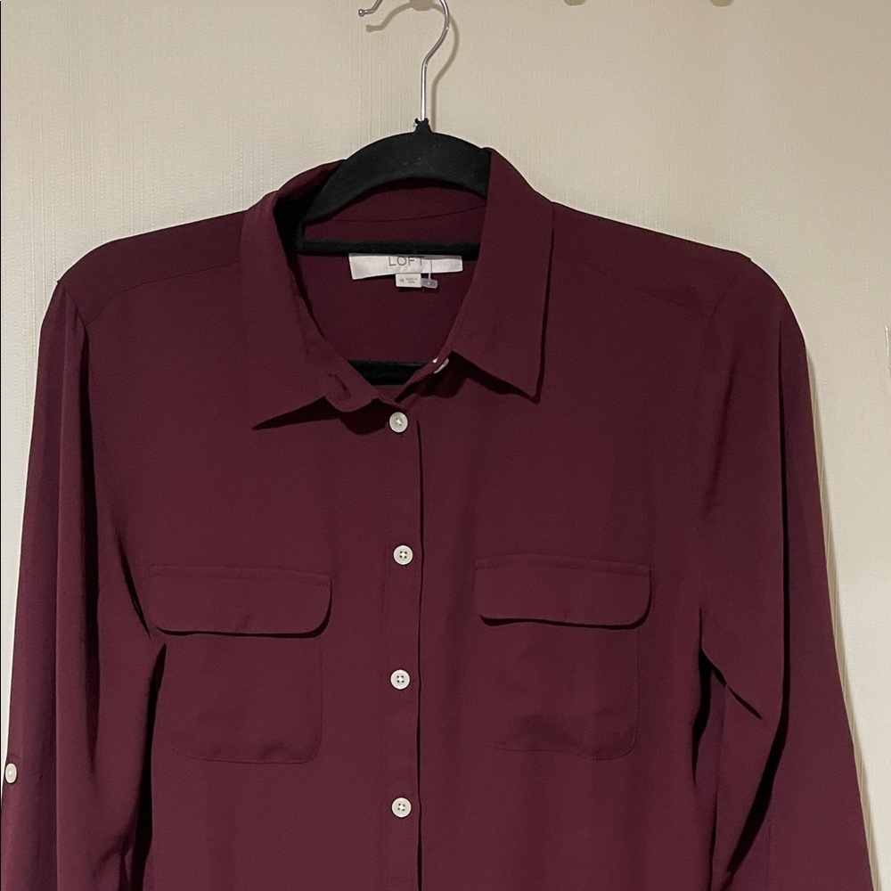 NWOT LOFT Beautiful Women's Burgundy Button Up Blouse Very Soft To Touch SZ M - Picture 4 of 11
